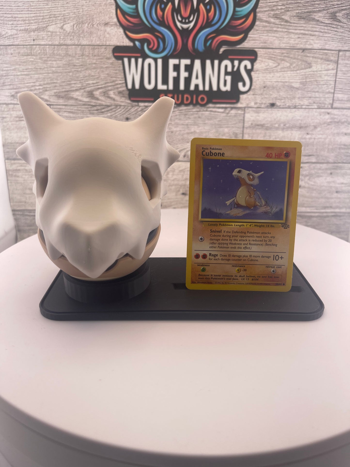 3D Printed Capture Ball Prop | Monster Inspired Display Ball | Collector Decor | Cosplay Prop | Desk Setup Gift