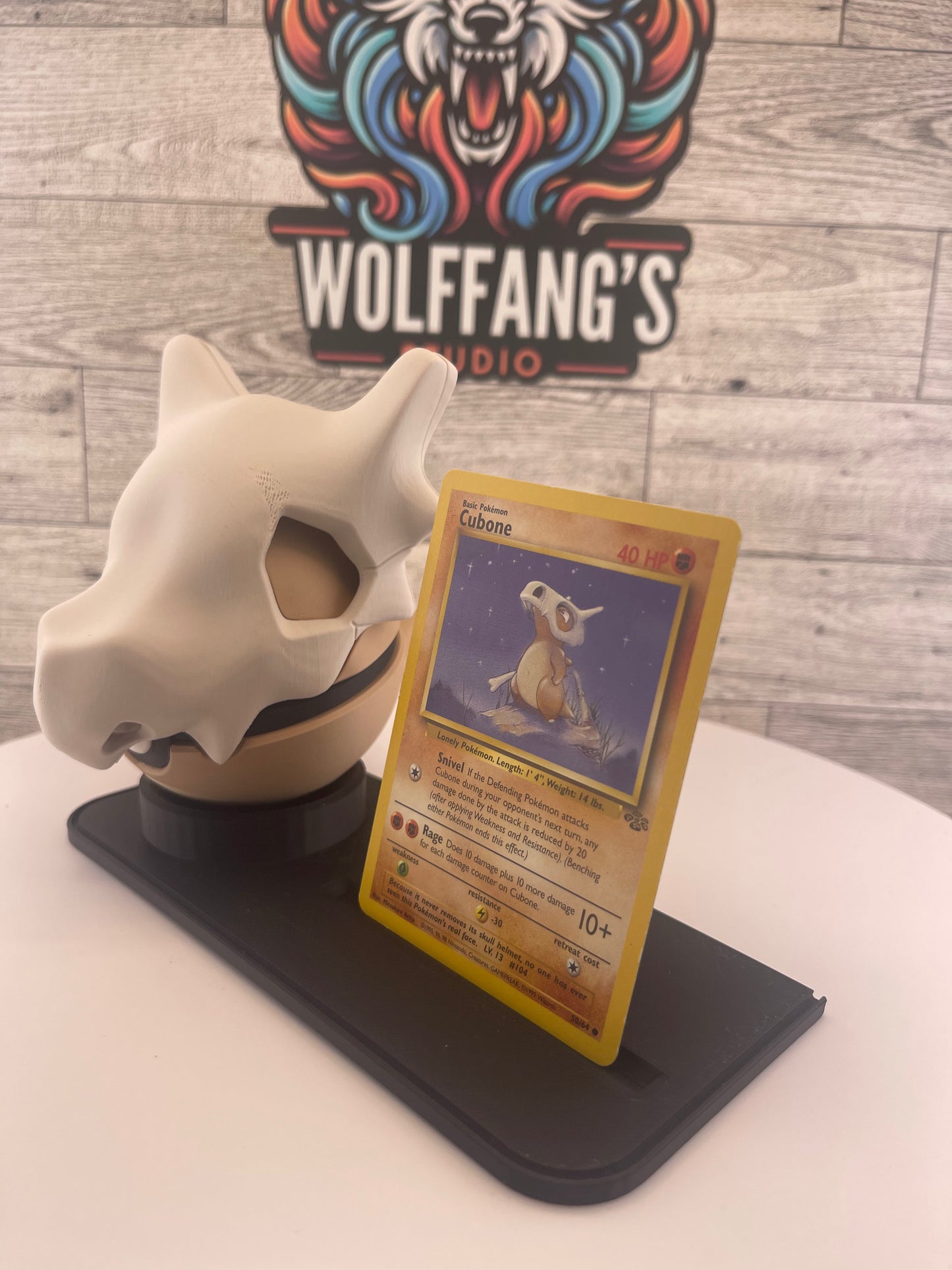 3D Printed Capture Ball Prop | Monster Inspired Display Ball | Collector Decor | Cosplay Prop | Desk Setup Gift