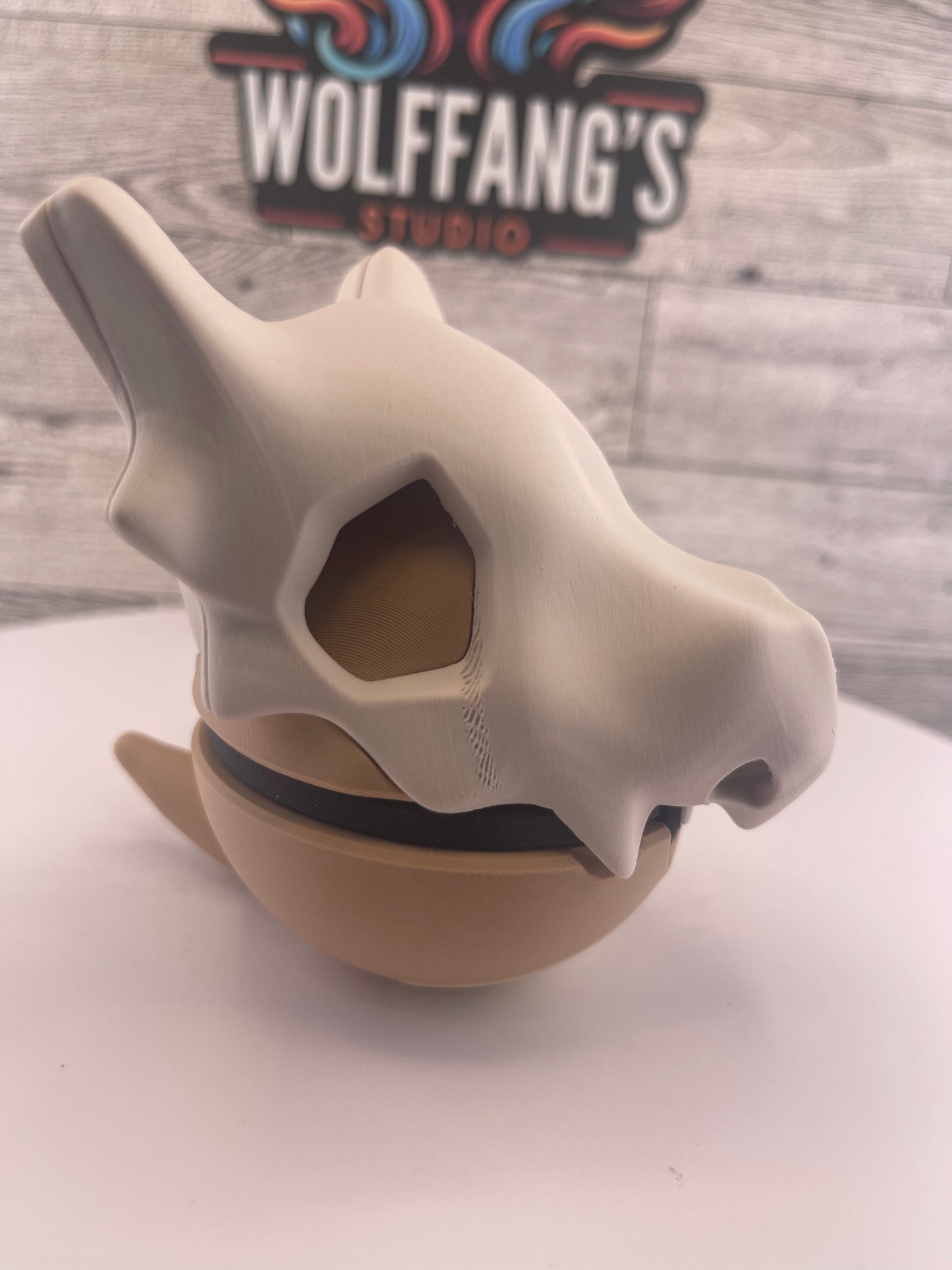 3D Printed Capture Ball Prop | Monster Inspired Display Ball | Collector Decor | Cosplay Prop | Desk Setup Gift