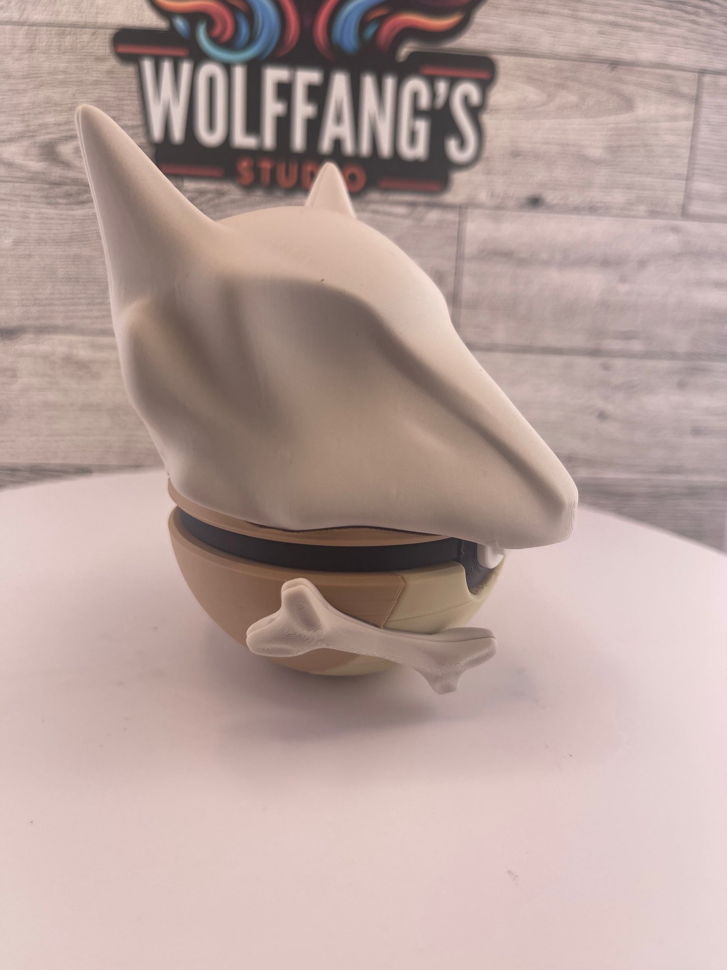 3D Printed Capture Ball Prop | Monster Inspired Display Ball | Collector Decor | Cosplay Prop | Desk Setup Gift